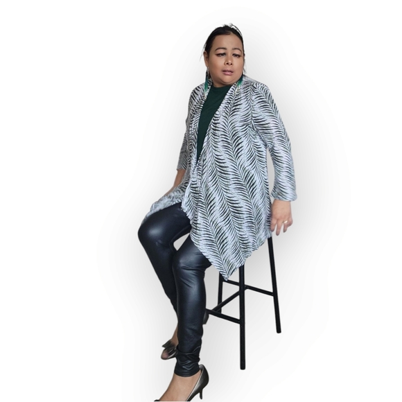 Chic Zebra Pattern Drape Cardigan - Picture 8 of 13